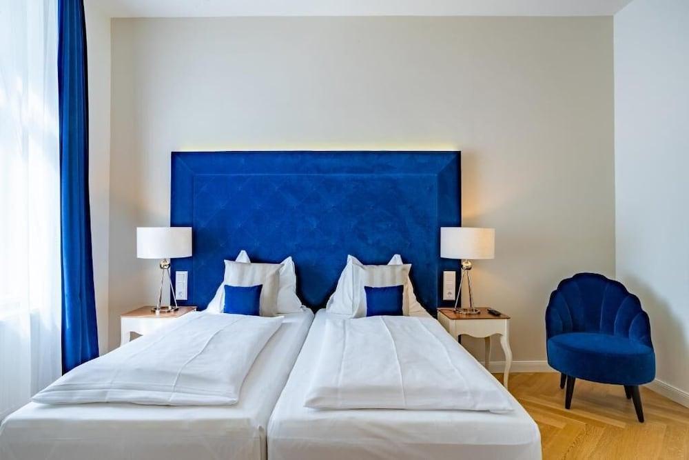 Theaterhotel & Hotel Viena