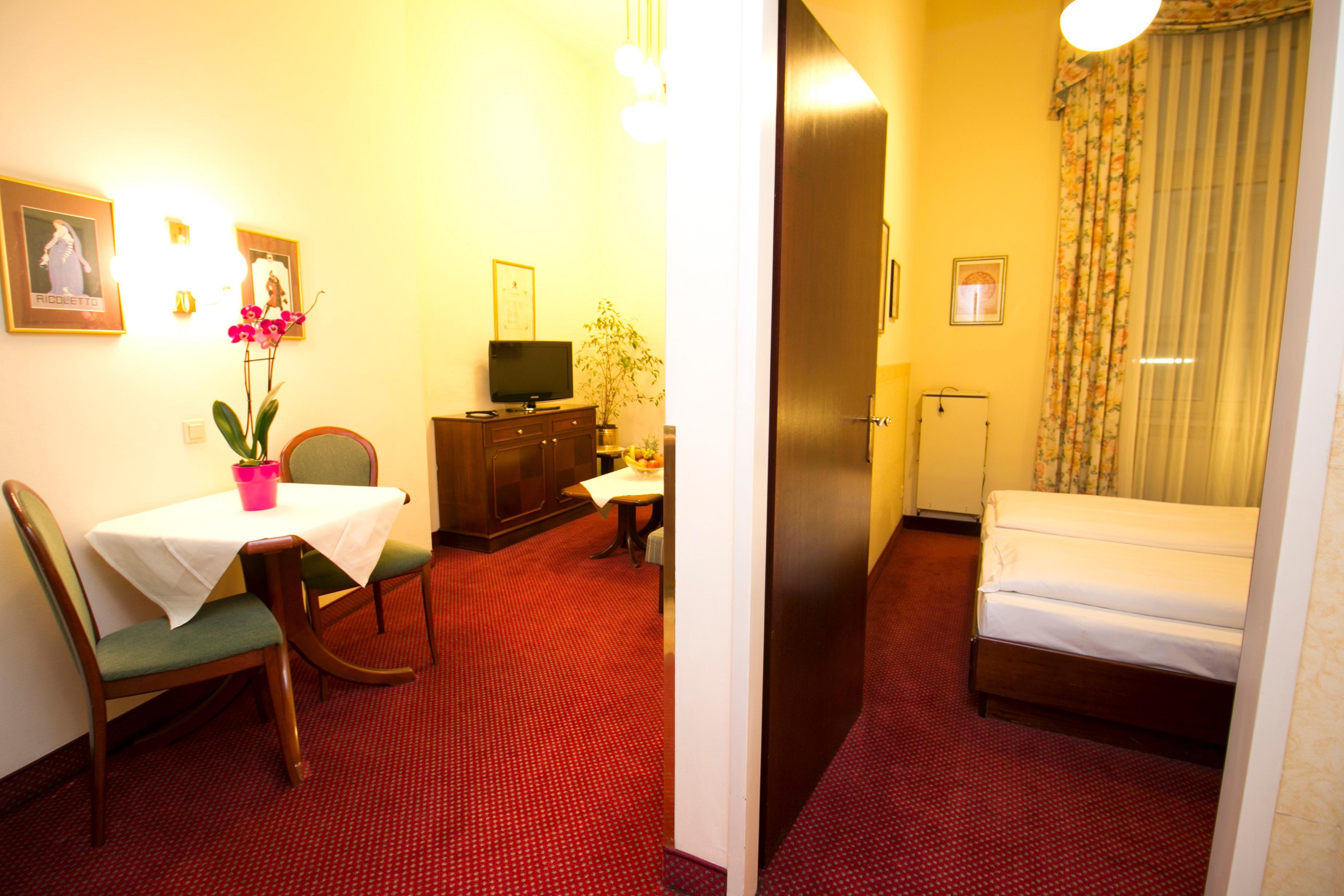 Theaterhotel & Viena