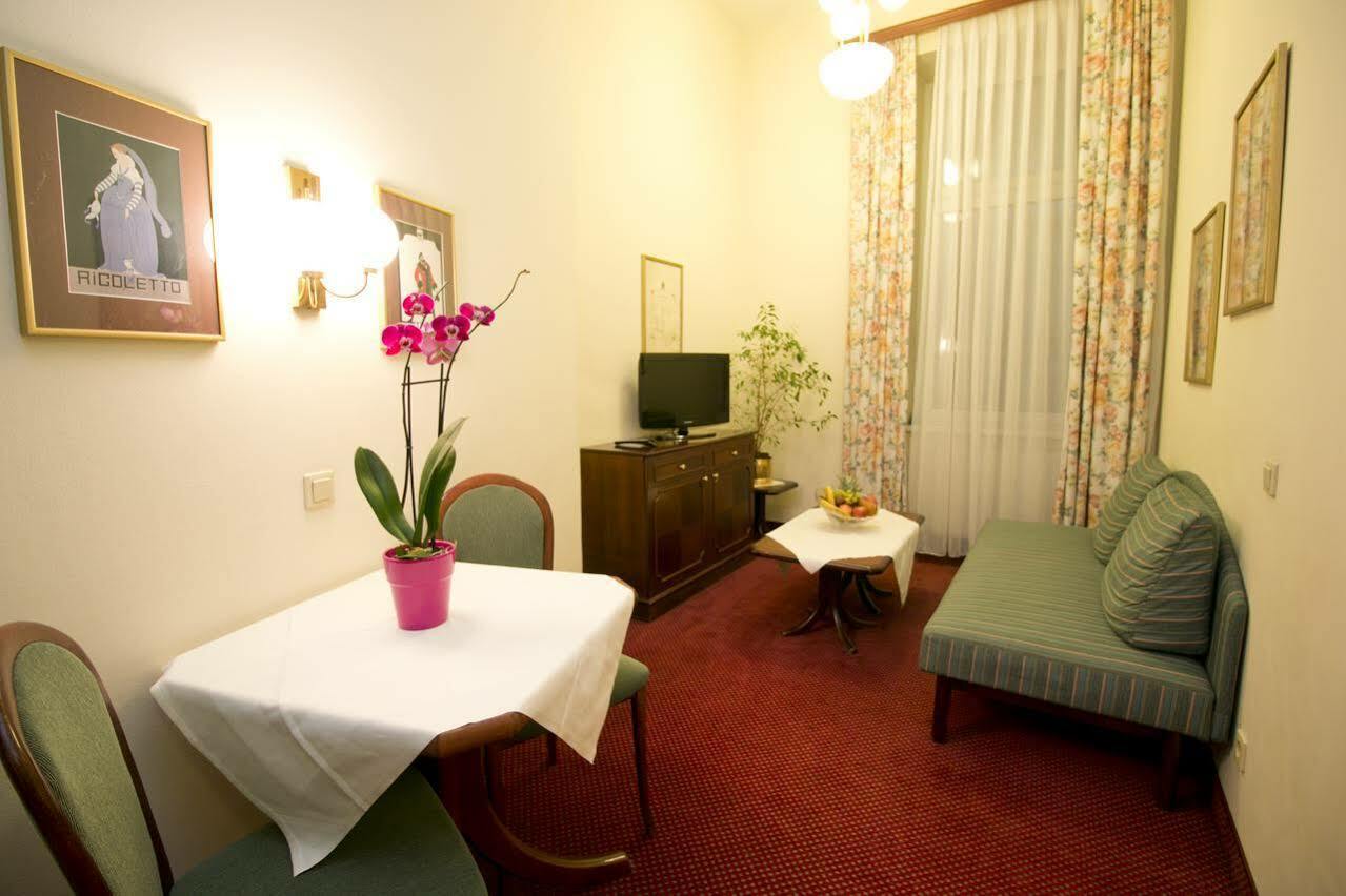 Theaterhotel & 4* Viena